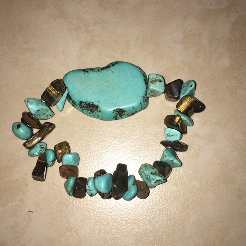 Necklace and bracelets - Picture 3 of 3